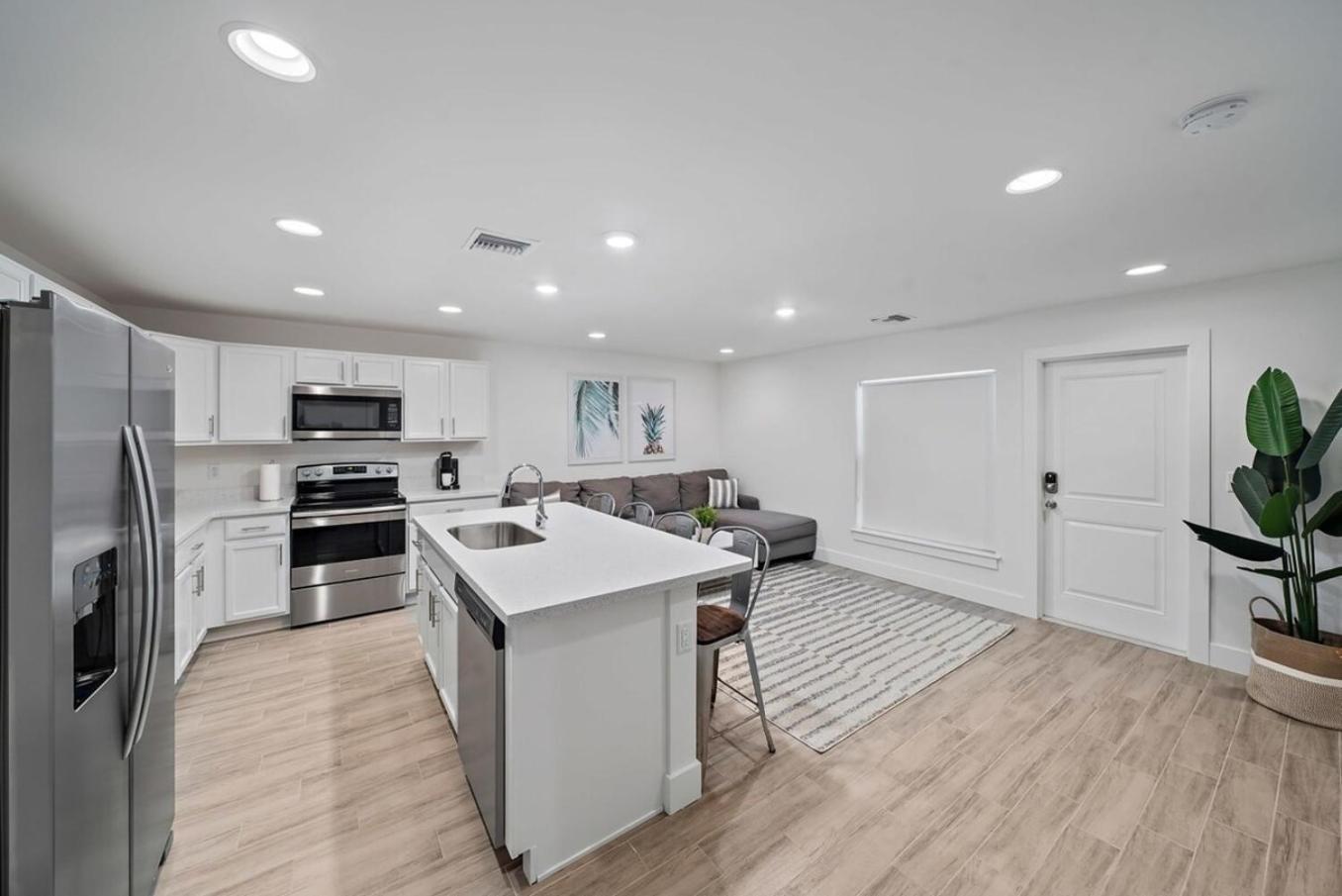 New! Few Minutes To Downtown, 10 To The Beach! West Palm Beach Exterior photo